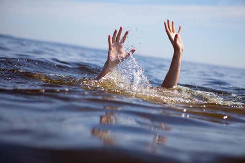 В Омской области утонули трое: две девочки и спасавший их мужчина