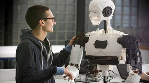 Профессии будущего в мире роботов и виртуальной реальности
