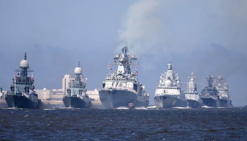 На военных учениях в Средиземном море Россия отрабатывает нанесение ударов по кораблям и группировкам противника