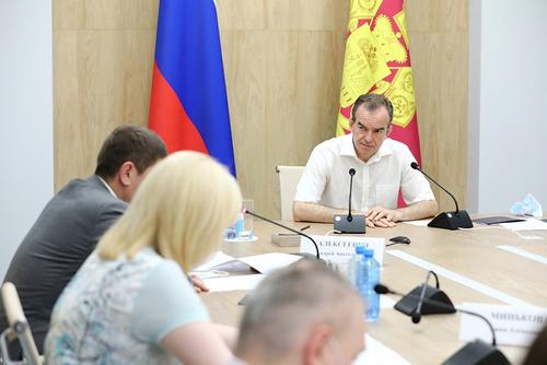 Власти Кубани обсудили меры по завершению строительства соцобъектов