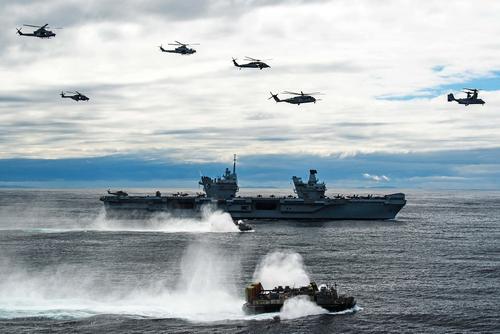 Daily Telegraph: российская субмарина следила за авианосной ударной группой Великобритании в Средиземноморье