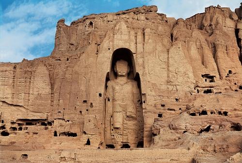 Бамианские статуи, разрушенные талибами, можно было назвать Восьмым Чудом Света