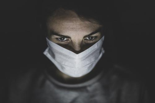 Биолог Нетесов заявил, что защититься от коронавируса без масок и прививки можно с помощью скафандра с фильтрами 