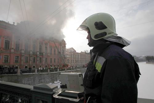 Пожары на объектах культурного наследия Петербурга связывают с работой инвесткомитета