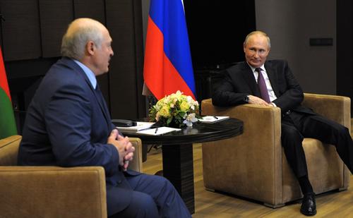 В Санкт-Петербурге президенты Путин и Лукашенко затронули тему увеличения присутствия НАТО на Украине