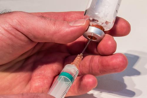 Гинцбург сообщил, что вакцинация подростков от коронавируса начнётся до 20 сентября 