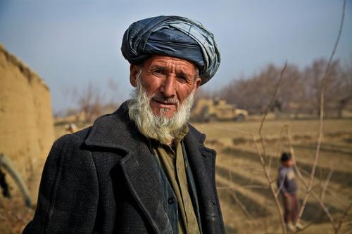 При подрыве магнитной бомбы на востоке Афганистана получили травмы восемь человек