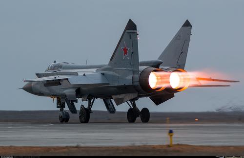 В воздух рядом с Камчаткой на перехват американского самолёта был поднят МиГ-31 ВКС РФ