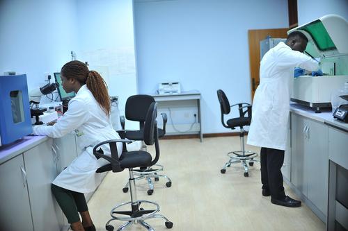 Глава ВОЗ, говоря о возможной утечке коронавируса из лаборатории, заявил, что «инциденты случаются»