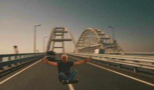 Истории, что украинцы ездят трогать Крымский мост, не фейк