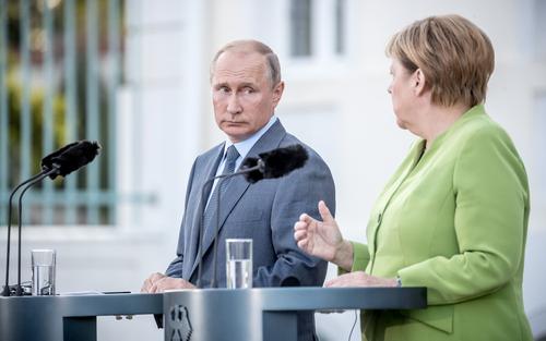 Меркель и Путин по телефону обсудили Минские соглашения и «Северный поток – 2»