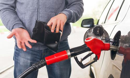 Цена бензина в Крыму достигла 62.17 рублей за литр