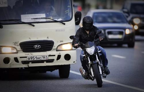 Рижская дума и МВД Латвии будет бороться с громкими мотоциклами