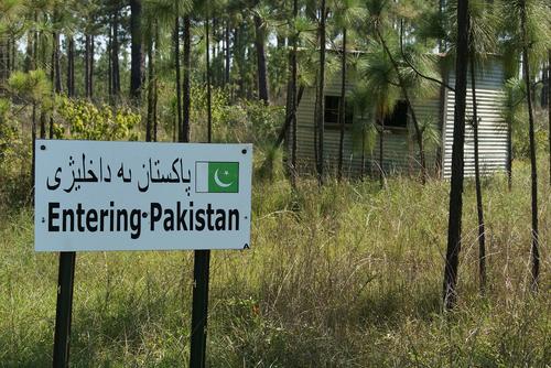 Газета Dawn сообщила об отправке военных Пакистана к границе с Афганистаном