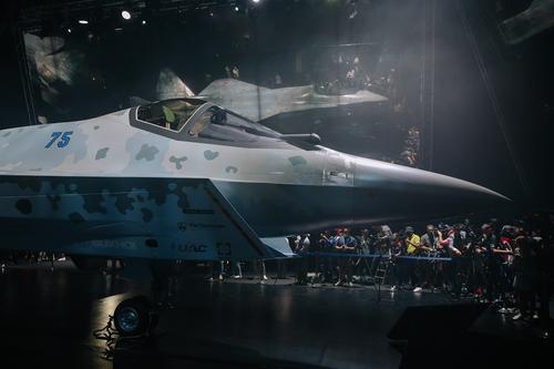 Forbes назвал «основными врагами» нового российского истребителя Checkmate американские самолеты F-22 и F-35