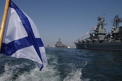 Россия отметила торжествами по всей стране 325-летие со дня образования своего военного флота 