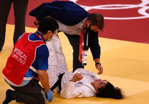 Мадина Таймазова считает предвзятым судейство в полуфинальном поединке Олимпиады против японской дзюдоистки