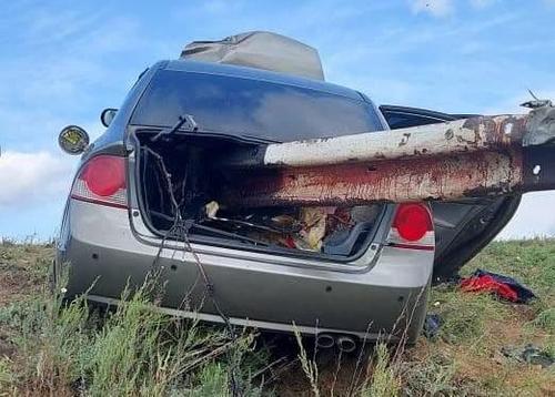 Машину нанизало на отбойник: в Челябинской области случилось жуткое ДТП