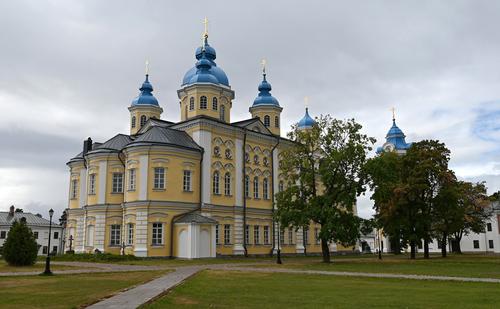 Путин посетил Коневский Рождество-Богородичный мужской монастырь