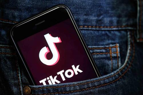 TikTok заблокировал аккаунт хабаровчанки, которой сломали руку