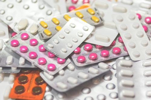 Общественники предложили сократить до минимума перечень отпускаемых в аптеках без рецепта лекарств