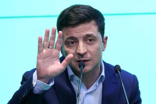 Зеленский заявил, что не может завершить конфликт в Донбассе, поскольку в этом вопросе от него зависит не всё