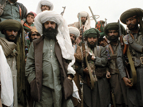 В Афганистане талибы захватили сразу несколько столиц провинций