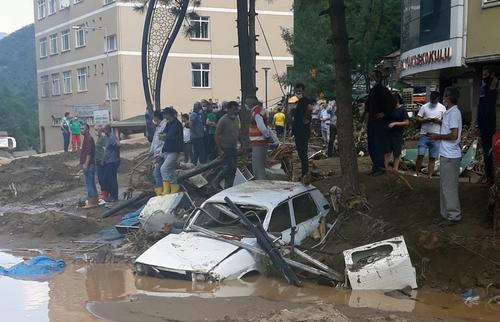 Эрдоган объявил три провинции на севере Турции зоной стихийного бедствия