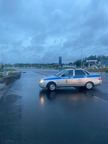 На трассе Новороссийск – Керчь движение автомобилей затруднено из-за сильного дождя и подтопления