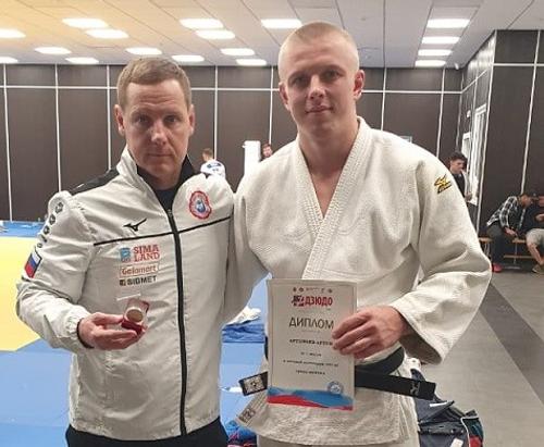 Челябинские дзюдоисты привезли 4 медали из Красноярска