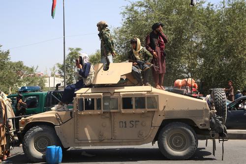 Талибы объявили амнистию для правительственных чиновников Афганистана