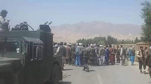 В афганской провинции Баглан идут кровопролитные бои между талибами и местными силами самообороны