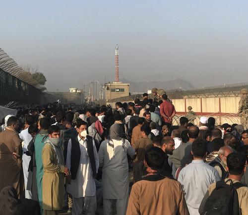 Представитель талибов Шахин заявил, что люди покидают Афганистан не из-за страха 
