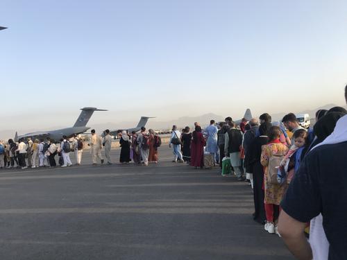 Пресс-секретарь Пентагона Кирби сообщил о произошедшем у аэропорта в Кабуле взрыве