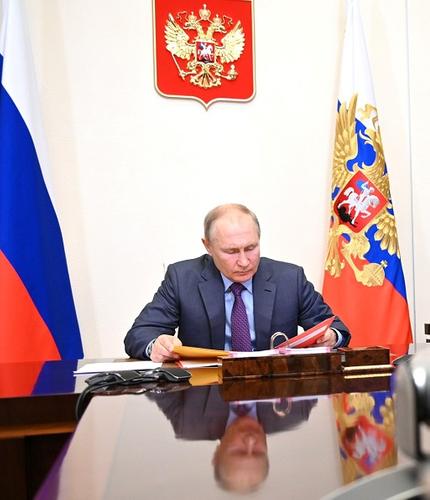 Путин провел встречу с губернатором Тверской области в Кремле 