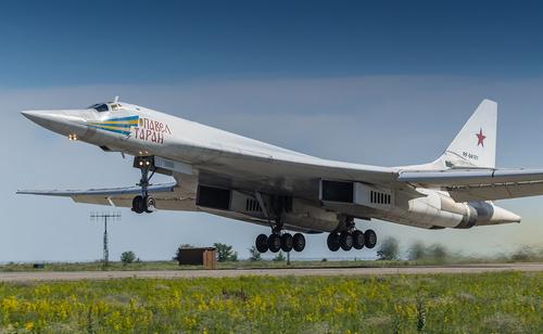 Sohu: российский ракетоносец Ту-160 «до сих пор вызывает головную боль у США»