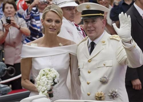 Слухи о разводе: князь Монако Альбер II прокомментировал информацию о расторжении брака с княгиней Шарлен 
