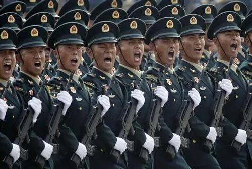В КНДР состоялся  необычный военный парад