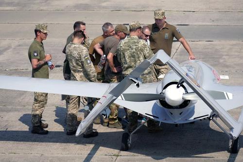 Avia.pro: армия Украины в будущем может попытаться атаковать российские силы в Крыму турецкими дронами Bayraktar TB2