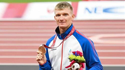 Медалист Паралимпиады в Токио Роман Тарасов — о своём пути к награде