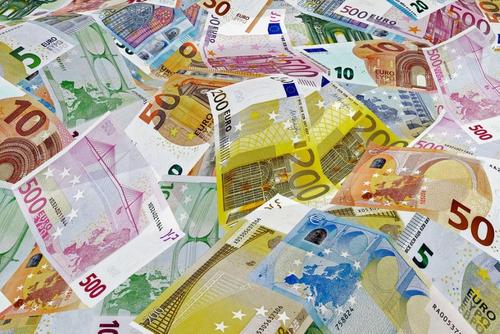 Евро становится основной валютой расчёта в российском экспорте