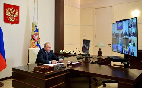 Медведев: Россия рано или поздно перейдет на онлайн-голосование