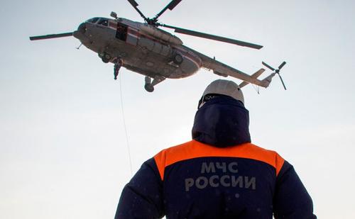 Сотрудники полиции нашли паспорта погибших при крушении вертолета в Подмосковье