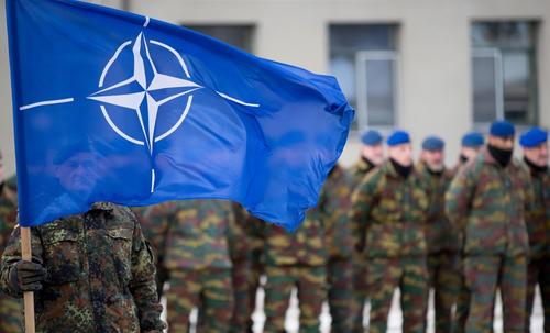 Портал Soha предсказал возможный распад НАТО в случае безъядерной войны с Россией