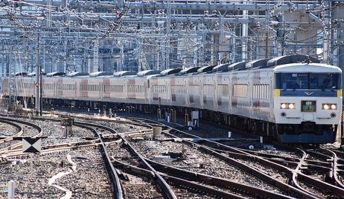 Из-за отключения электричества в Токио произошла масштабная остановка поездов