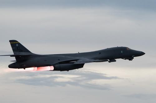 Сайт Avia.pro: два американских бомбардировщика B-1B Lancer отработали условные удары по российскому Калининграду