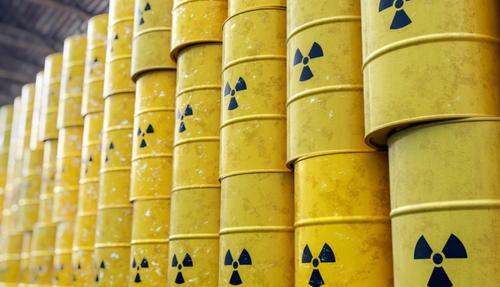 Greenpeace во Франции бойкотировал вывоз урановых отходов в Россию