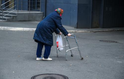 Челябинские врачи призывают пенсионеров привиться от ковида 