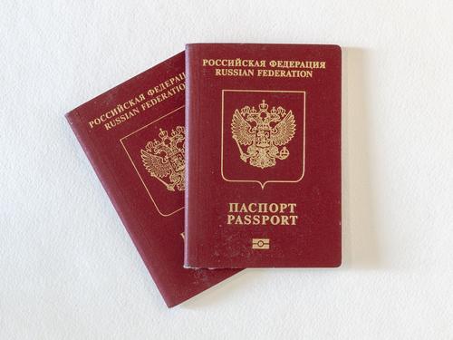 Представитель посольства США в Москве Джейсон Ребхольц разъяснил ситуацию с американскими визами для граждан России