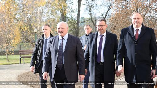 Лукашенко поручил генералу Караеву контролировать ситуацию у границ Белоруссии из-за переброшенных к ней танков Leopard